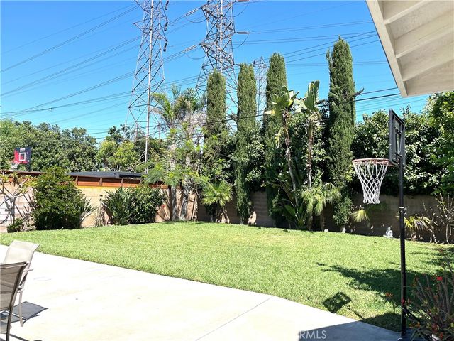 13708 Carfax, Bellflower, CA 90706