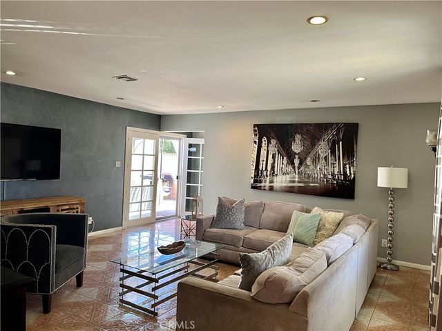 13708 Carfax, Bellflower, CA 90706