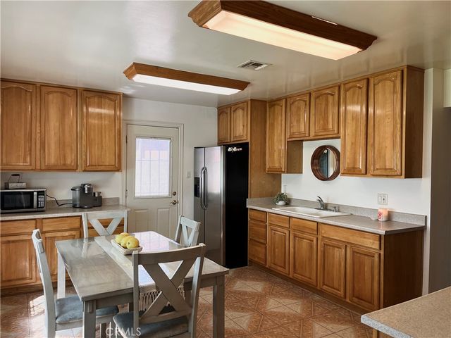 13708 Carfax, Bellflower, CA 90706