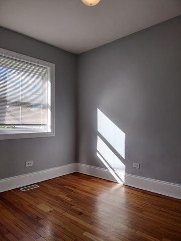7408 S Eberhart Avenue 1R, Chicago, IL 60619