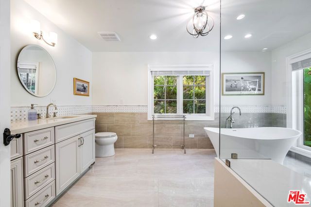 1258 E Elmwood Avenue, Burbank, CA 91501