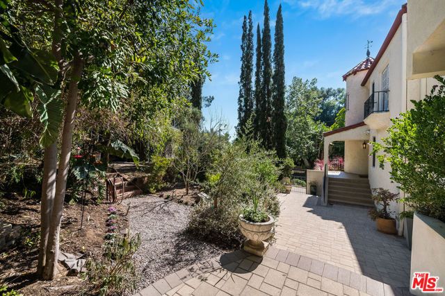 1258 E Elmwood Avenue, Burbank, CA 91501