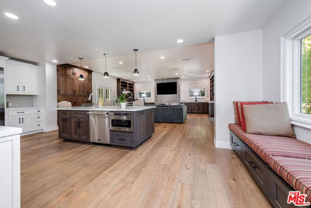 1258 E Elmwood Avenue, Burbank, CA 91501