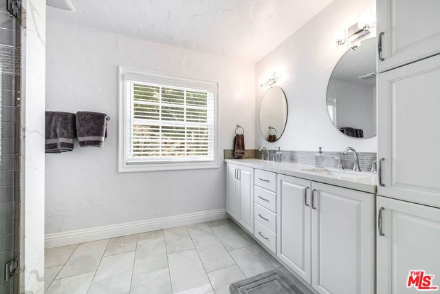 1258 E Elmwood Avenue, Burbank, CA 91501