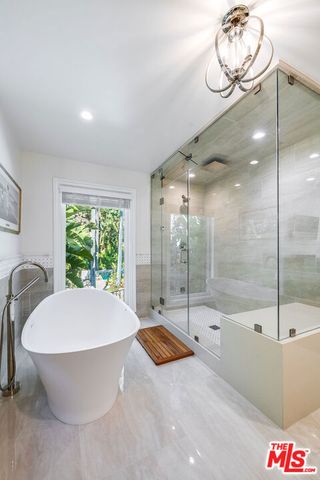 1258 E Elmwood Avenue, Burbank, CA 91501