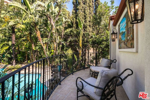 1258 E Elmwood Avenue, Burbank, CA 91501