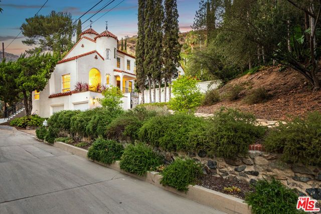 1258 E Elmwood Avenue, Burbank, CA 91501