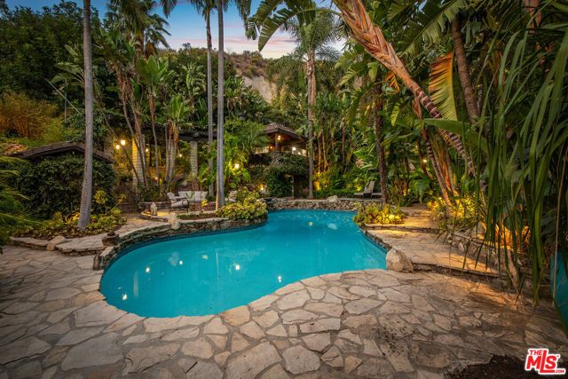 1258 E Elmwood Avenue, Burbank, CA 91501