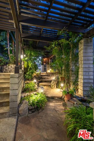 1258 E Elmwood Avenue, Burbank, CA 91501