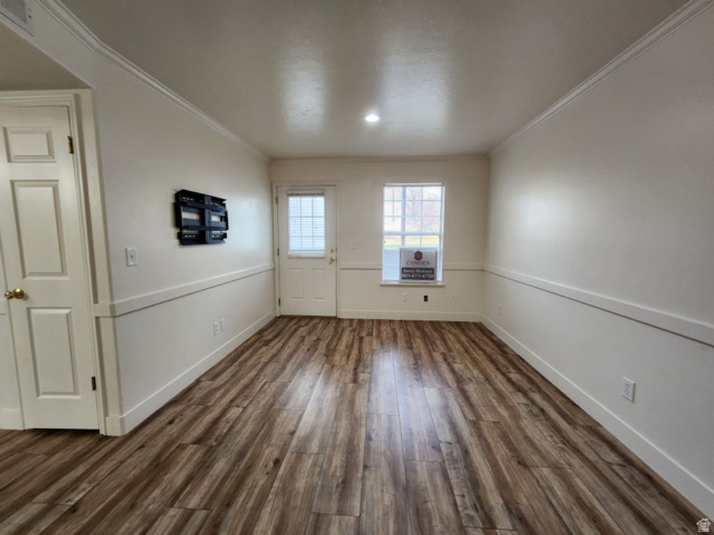 Image 7 of property listing at 1070 S OREM BLVD #3, Orem, UT 84058