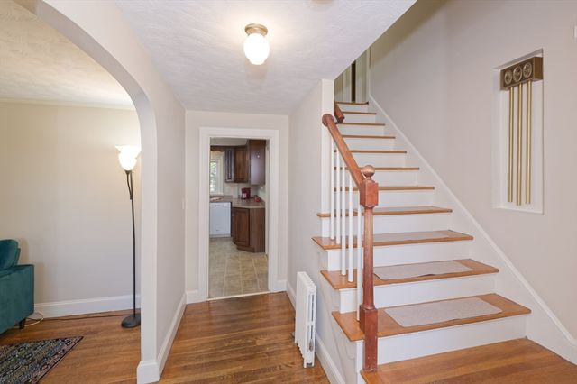 3 Lancaster St, Auburn, MA 01501