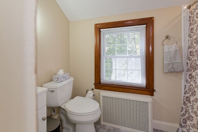 3 Lancaster St, Auburn, MA 01501