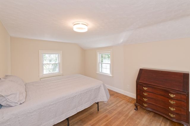 3 Lancaster St, Auburn, MA 01501
