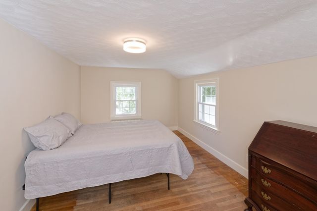 3 Lancaster St, Auburn, MA 01501