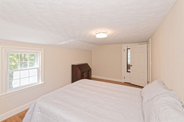 3 Lancaster St, Auburn, MA 01501