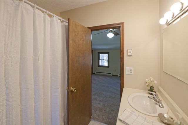 3 Lancaster St, Auburn, MA 01501