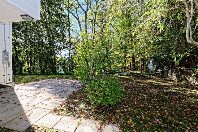3 Lancaster St, Auburn, MA 01501
