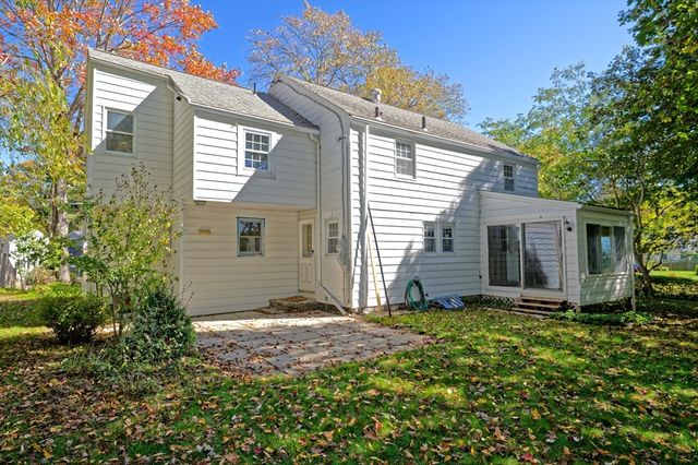 3 Lancaster St, Auburn, MA 01501