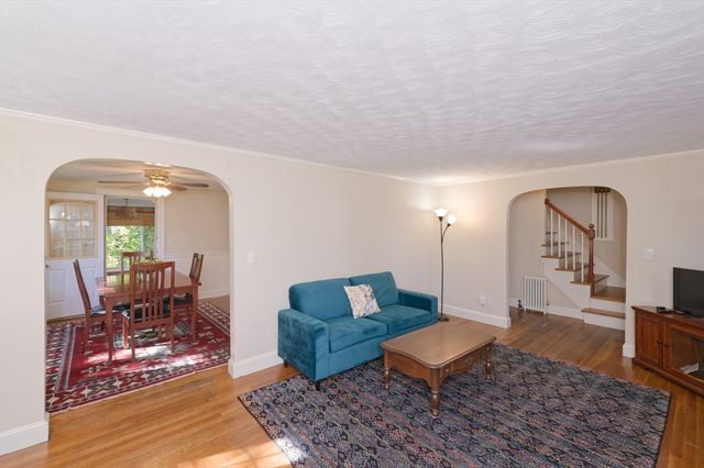 3 Lancaster St, Auburn, MA 01501