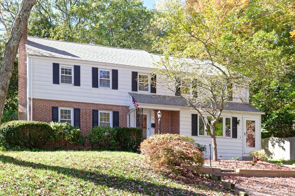 3 Lancaster St, Auburn, MA 01501