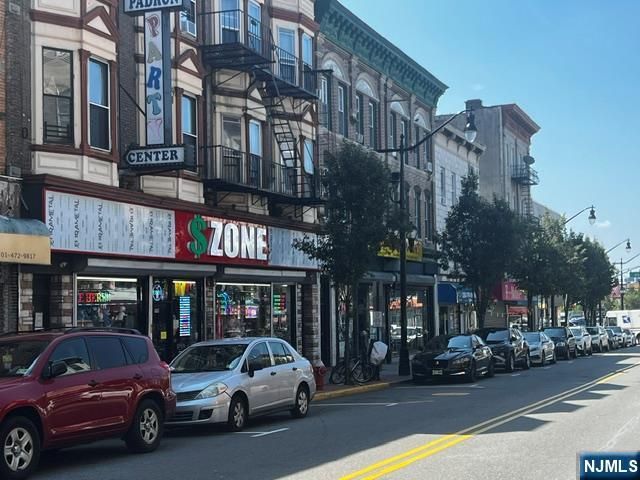906 Summit Avenue, Union City, NJ 07087