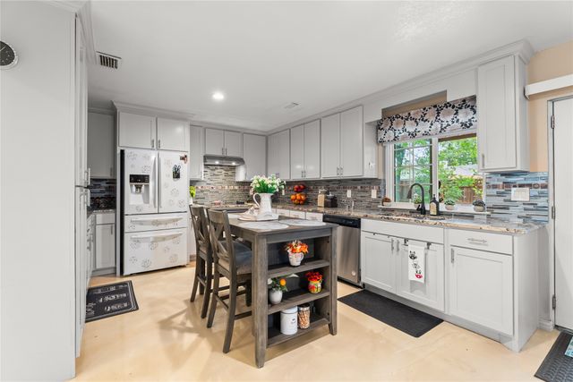 1813 Cripple Creek Drive, Garland, TX 75041