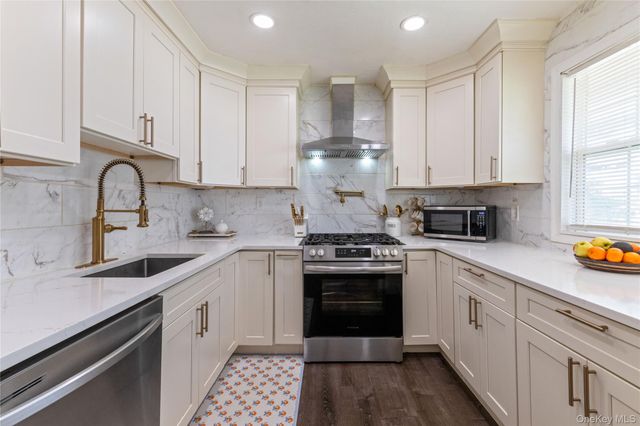 175 Arthur Avenue, Floral Park, NY 11001