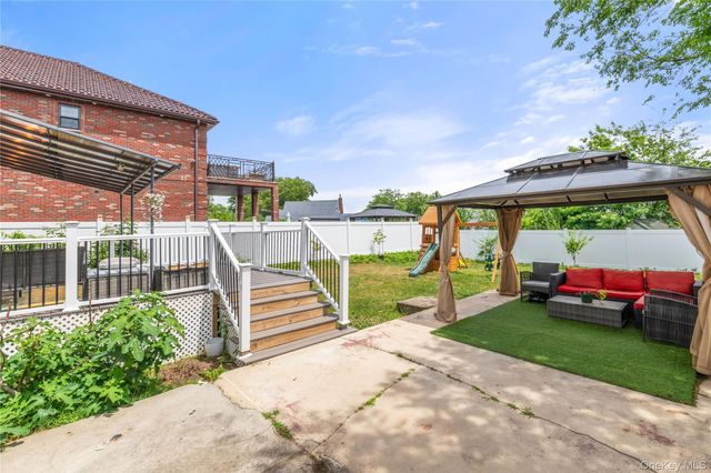 175 Arthur Avenue, Floral Park, NY 11001