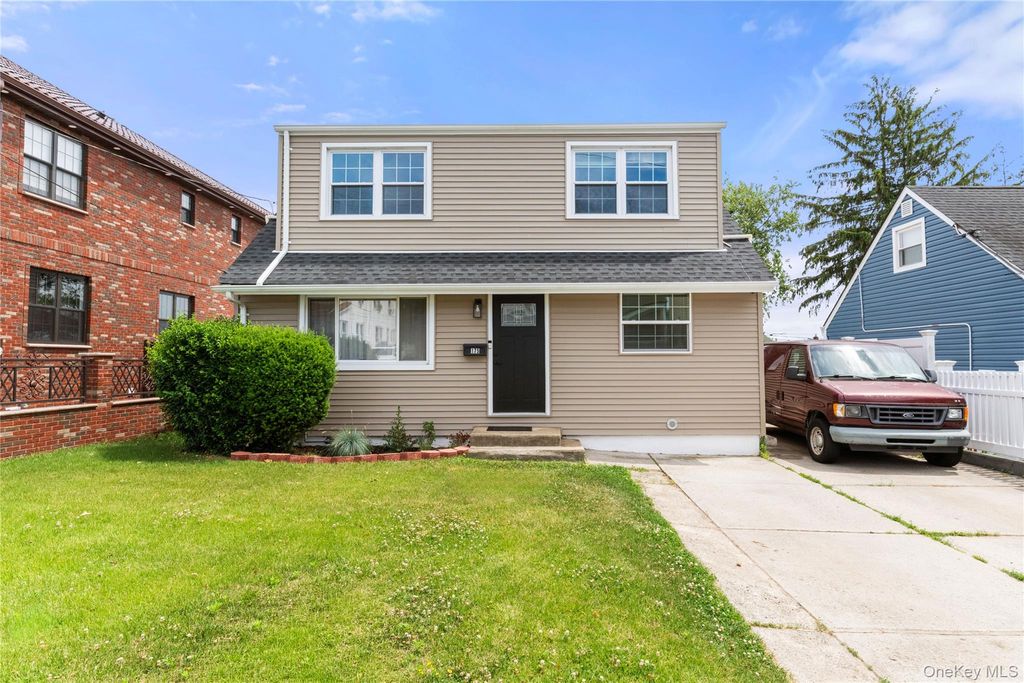 175 Arthur Avenue, Floral Park, NY 11001