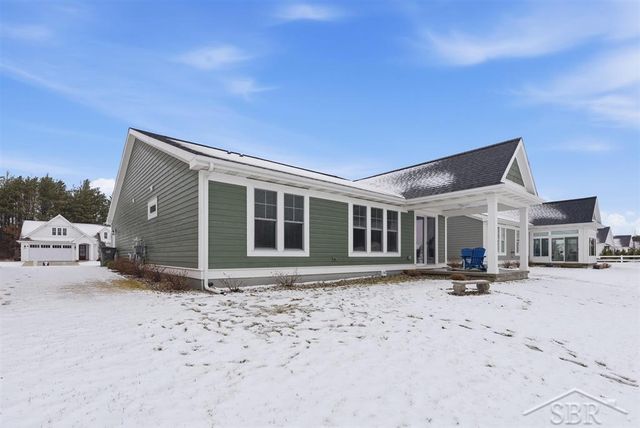 403 Copper Leaf Court, Midland, MI 48642