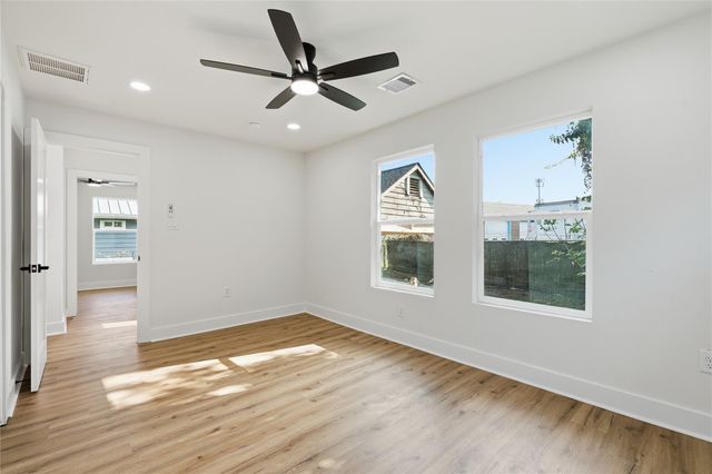 524 N Super Street, Houston, TX 77011