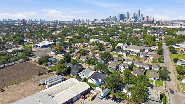 524 N Super Street, Houston, TX 77011