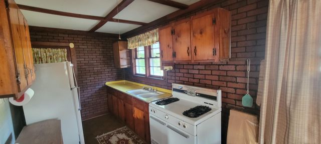 1966 1383, Russell Springs, KY 42642