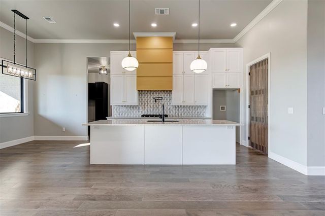 6370 Buena Vista Court, Piedmont, OK 73078