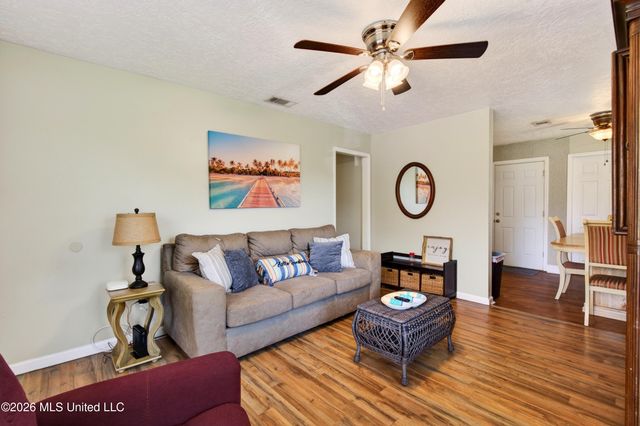 1210 11th Street, Pascagoula, MS 39567