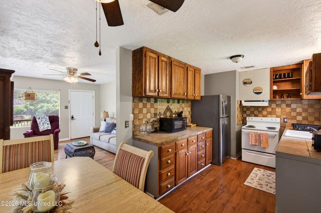 1210 11th Street, Pascagoula, MS 39567