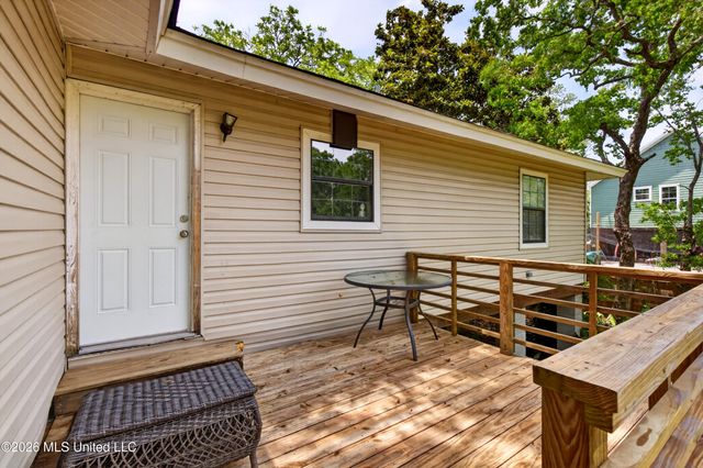 1210 11th Street, Pascagoula, MS 39567