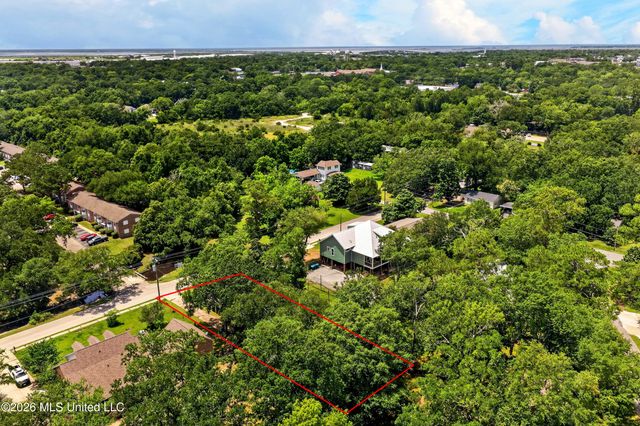 1210 11th Street, Pascagoula, MS 39567