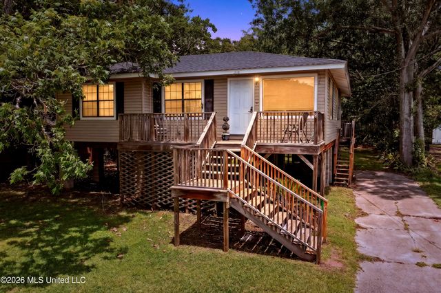 1210 11th Street, Pascagoula, MS 39567