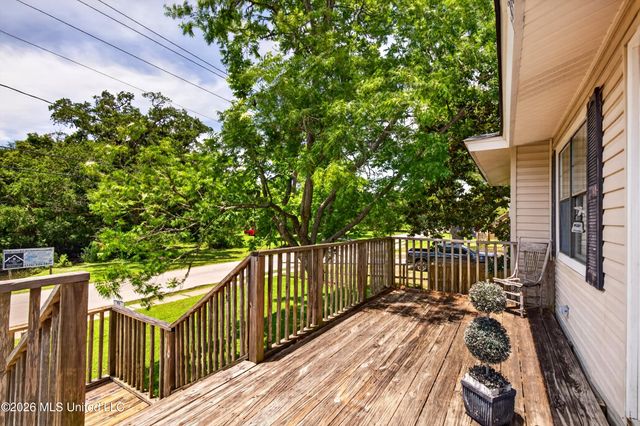 1210 11th Street, Pascagoula, MS 39567