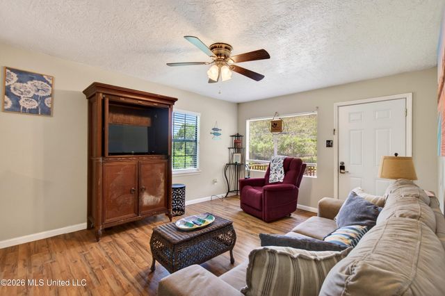 1210 11th Street, Pascagoula, MS 39567