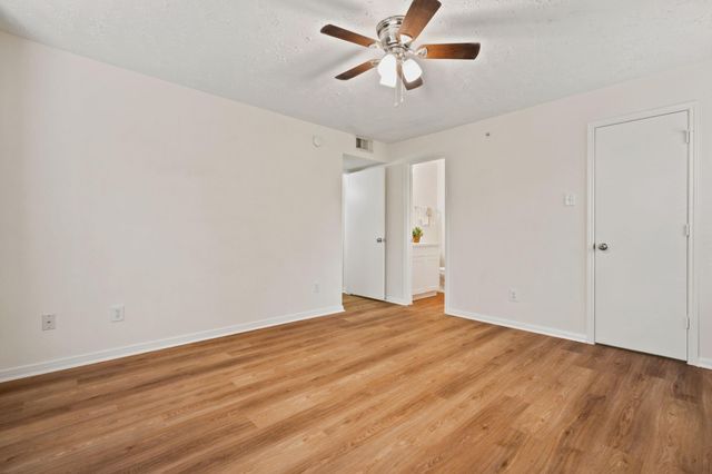 8051 Bay Branch Dr 222, The Woodlands, TX 77382