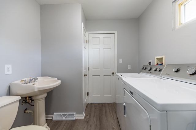 7911 Madison Avenue, Munster, IN 46321