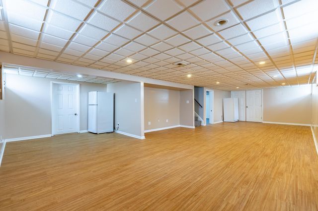 7911 Madison Avenue, Munster, IN 46321