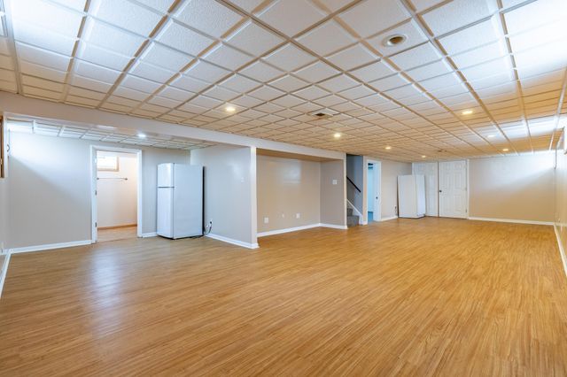 7911 Madison Avenue, Munster, IN 46321