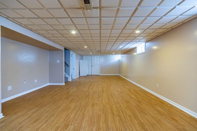 7911 Madison Avenue, Munster, IN 46321