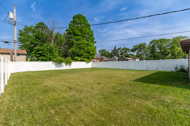 7911 Madison Avenue, Munster, IN 46321