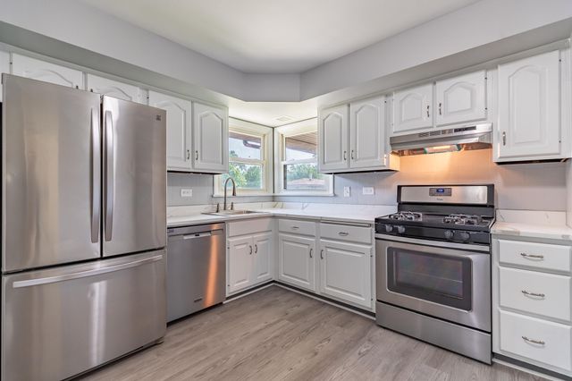 7911 Madison Avenue, Munster, IN 46321