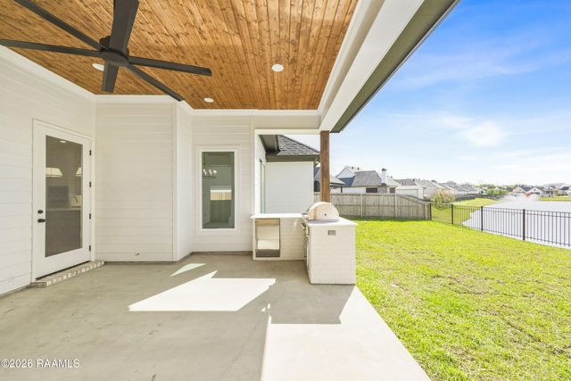 123 Cape Town Avenue, Youngsville, LA 70592