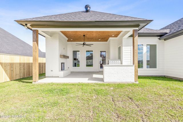 123 Cape Town Avenue, Youngsville, LA 70592